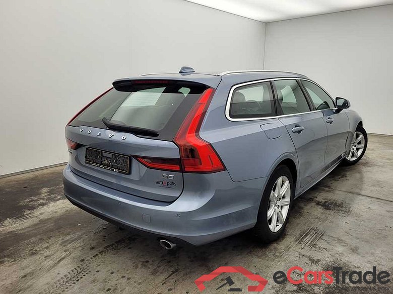 VOLVO V90 2.0 D3 150 Momentum Geartronic #2