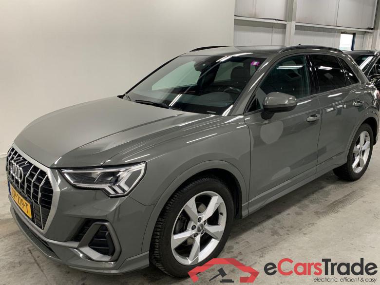 AUDI Q3 35 TFSI S Line #1