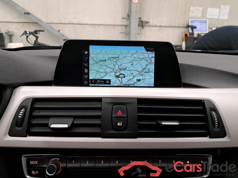 BMW 318 d LED-Xenon Navi KeylessGo Klima PDC ... #4