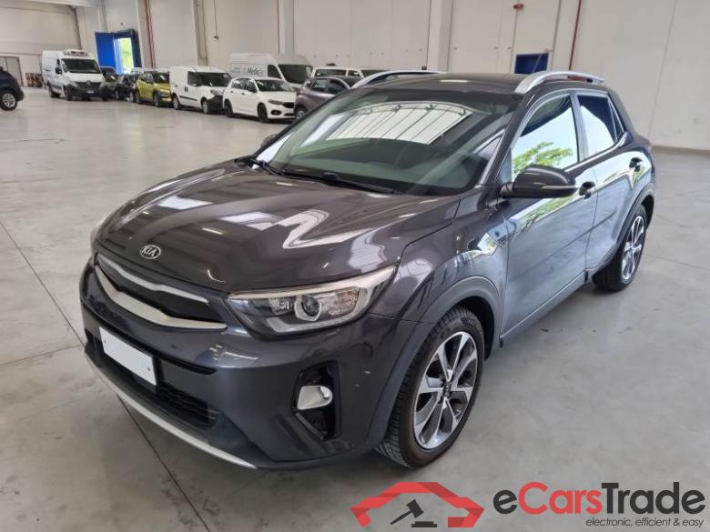Kia 1 KIA STONIC / 2017 / 5P / SUV 1.6 CRDI ENERGY #1