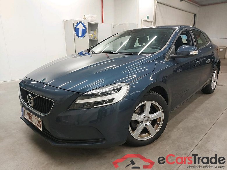 Volvo V40 2.0 D2 Black Edition LED Navi KeylessGo Klima PDC ...
