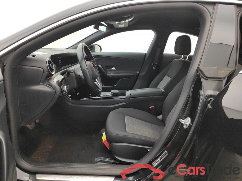 Mercedes CLA 180d Aut. LED-Xenon Widescreen Navi KeylessGo Klima PDC ... #5