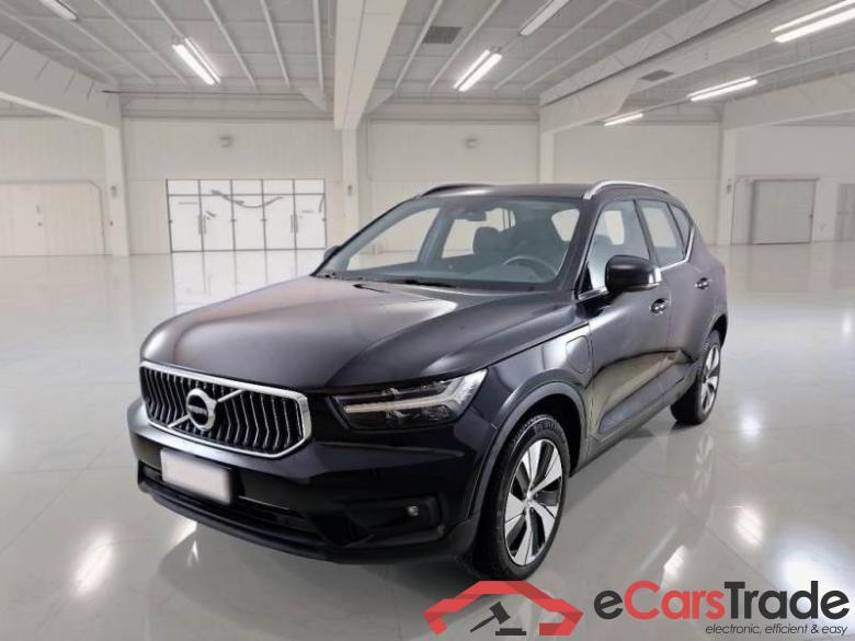 Volvo 228 VOLVO XC40 / 2017 / 5P / SUV T5 PLUG-IN HYBRID AUTO RECH INSCRIP EXPR #1