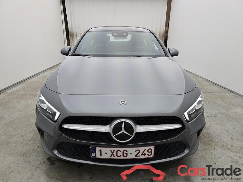 Mercedes-Benz A-Klasse Limousine A 180 d DCT Launch Edition 4d #1