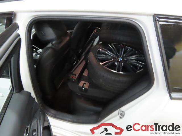 BMW 3-Serie Touring ´18 Baureihe 3 Touring 330 d xDrive M Sport 210KW AT8 E6d #1