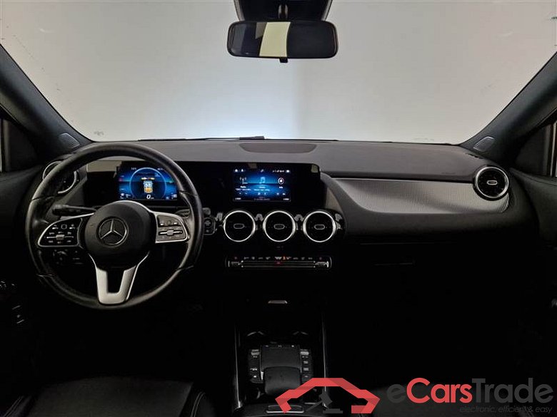 Mercedes 31 MERCEDES-BENZ GLA / 2020 / 5P / CROSSOVER GLA 180 D AUTOMATIC SPORT PLUS #3