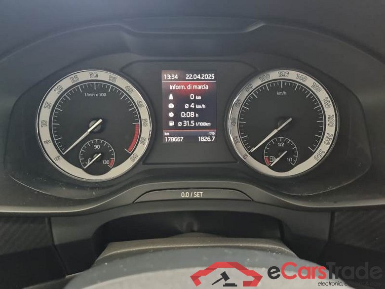 Skoda 43 SKODA KODIAQ / 2016 / 5P / SUV 2.0 TDI EVO SCR SPORTLINE DSG 4WD #4