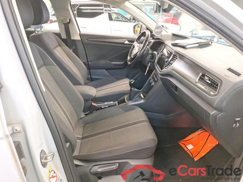 Volkswagen T-Roc 1.0 TSI Style Navi Klima PDC ... #4