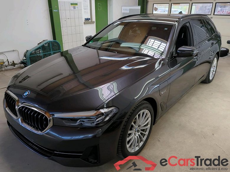 BMW 5-Serie Touring ´16 Baureihe 5 Touring 530 e xDrive 2.0 215KW AT8 E6d