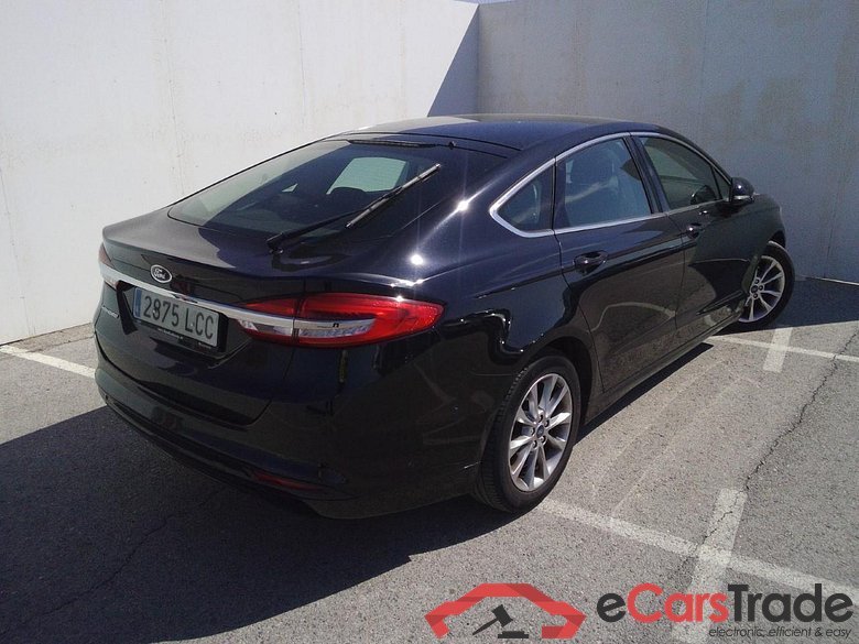 Ford 2.0 TDCi 110kW (150CV) Titanium 235 FORD Mondeo / 2014 / 5P / berlina con portón 2.0 TDCi 110kW (150CV) Titanium 235 #2