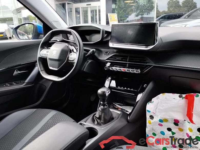 PEUGEOT 2008 1.2 PureTech Allure #3