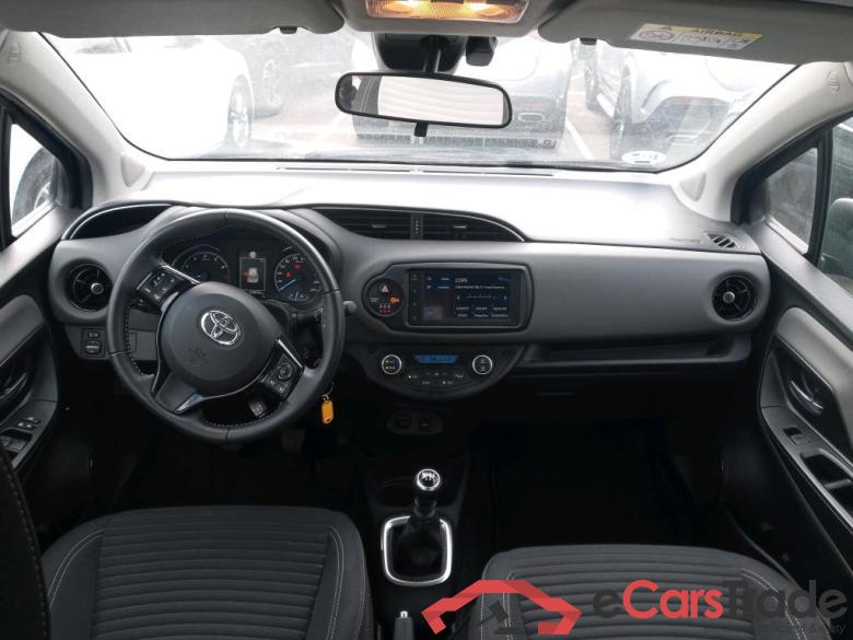Toyota 1.5 110 Feel! Edition(SP) TOYOTA Yaris / 2017 / 5P / berlina con portón 1.5 110 Feel! Edition(SP) #3