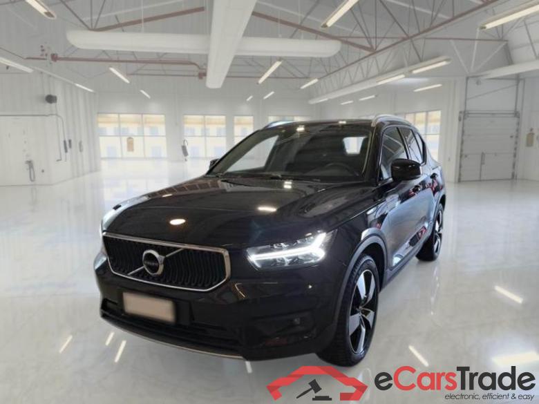 Volvo TRMOMAUTOPR VOLVO XC40 / 2017 / 5P / SUV T3 AUTOMATICO MOMENTUM PRO #1