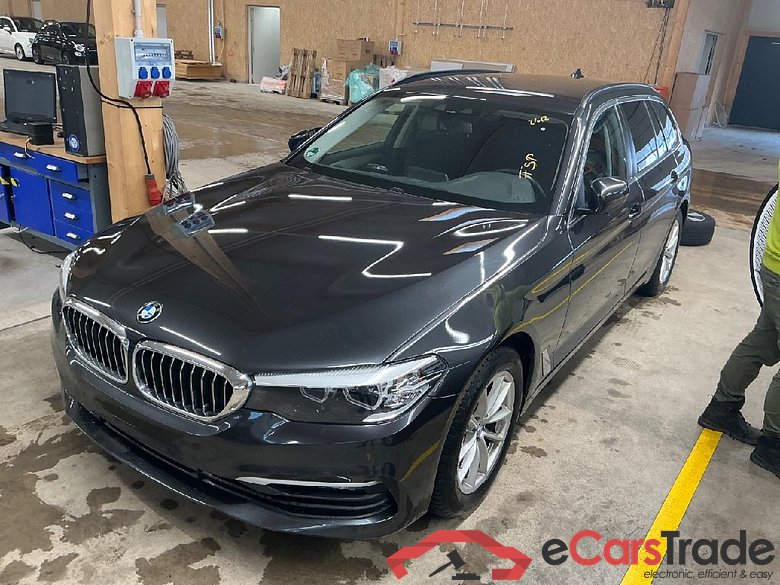 BMW 5-Serie Touring ´16 Baureihe 5 Touring 520 d 2.0 140KW AT8 E6dT #1