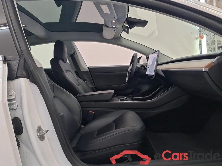 Tesla Model 3 '18 BEV Tesla Model 3 Standard Range Plus RWD 4d #3