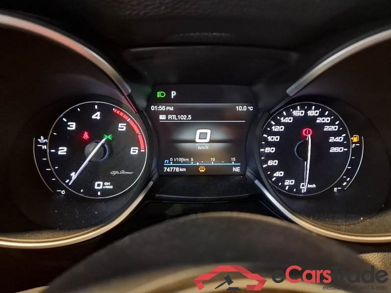 AlfaRomeo 64 ALFA ROMEO STELVIO / 2017 / 5P / SUV 2.2 TURBO DIESEL 160CV BUSINESS AT8 RWD #4