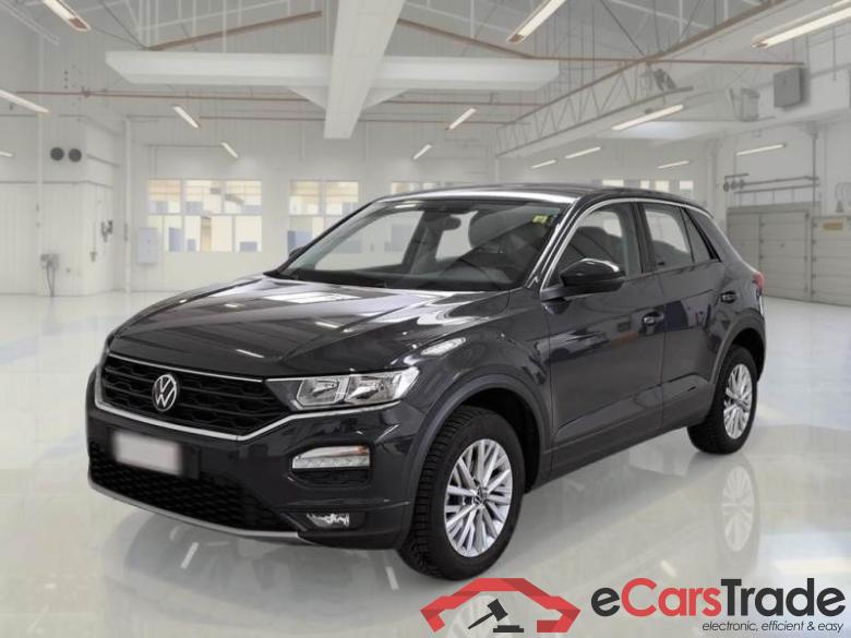 Volkswagen 49 VOLKSWAGEN T-ROC / 2017 / 5P / SUV 1.5 TSI ACT BUSINESS DSG #1
