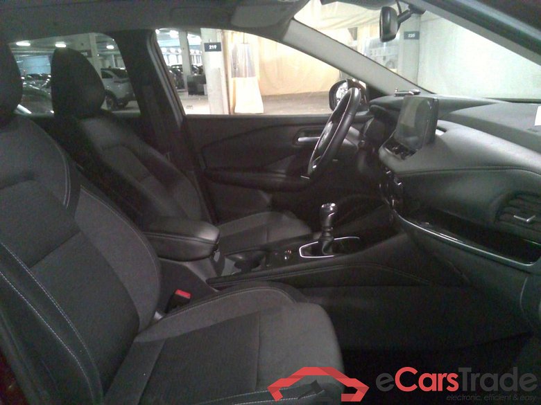 QASHQAI MY23 Mild-Hybrid 140 MT 2WD N-connecta  Design Pack #6