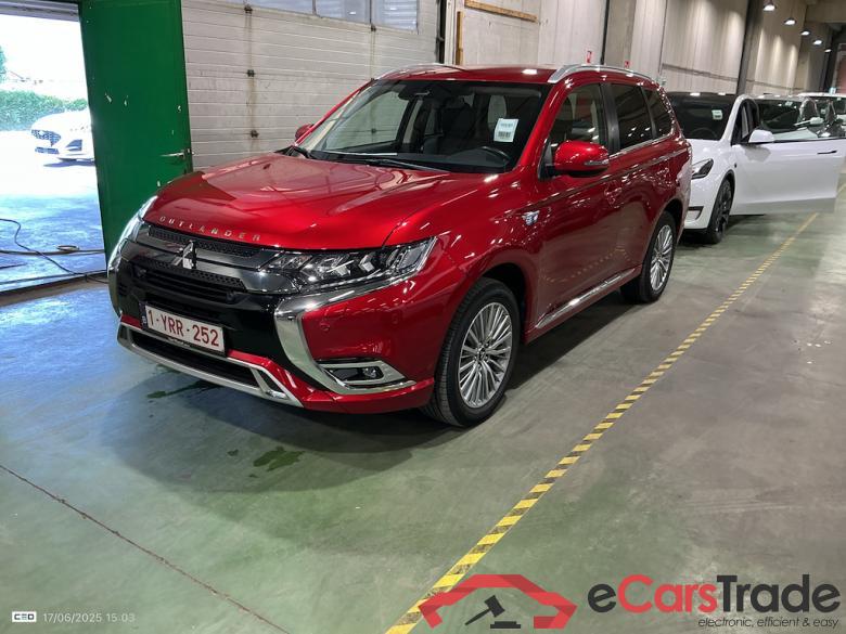 MITSUBISHI OUTLANDER 2.4 PHEV BUS. EDIT. SDA-NAV AUTO 4WD #2