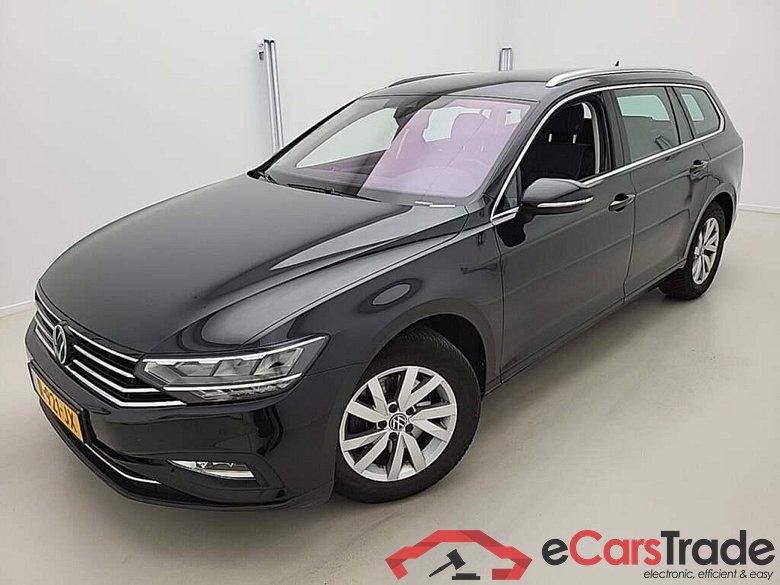 VOLKSWAGEN Passat Variant 1.5 TSI Business DSG #1