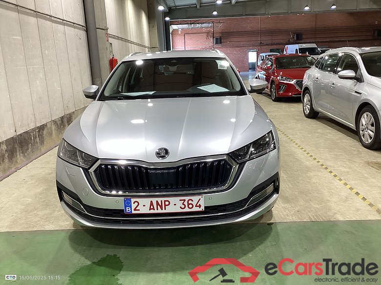 SKODA OCTAVIA COMBI 1.4 TSI PHEV 150KW DSG CLEVER+ #1