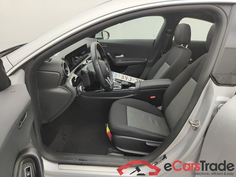 Mercedes-Benz CLA CLA 180 d Business Solution Essential Aut. 4d #3
