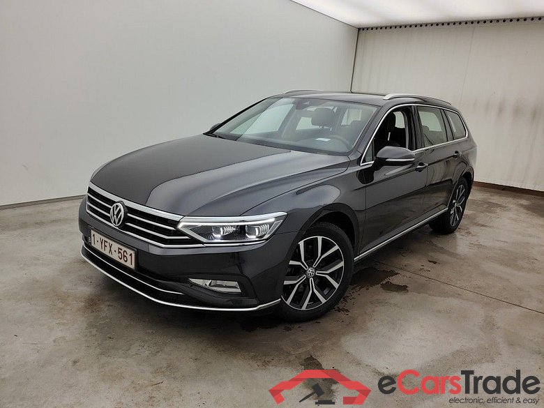 Volkswagen Passat Variant 1.5 TSI OPF DSG7 Elegance Business 5d #1