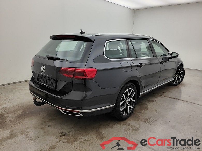 Volkswagen Passat Variant 1.5 TSI OPF DSG7 Elegance Business 5d #2