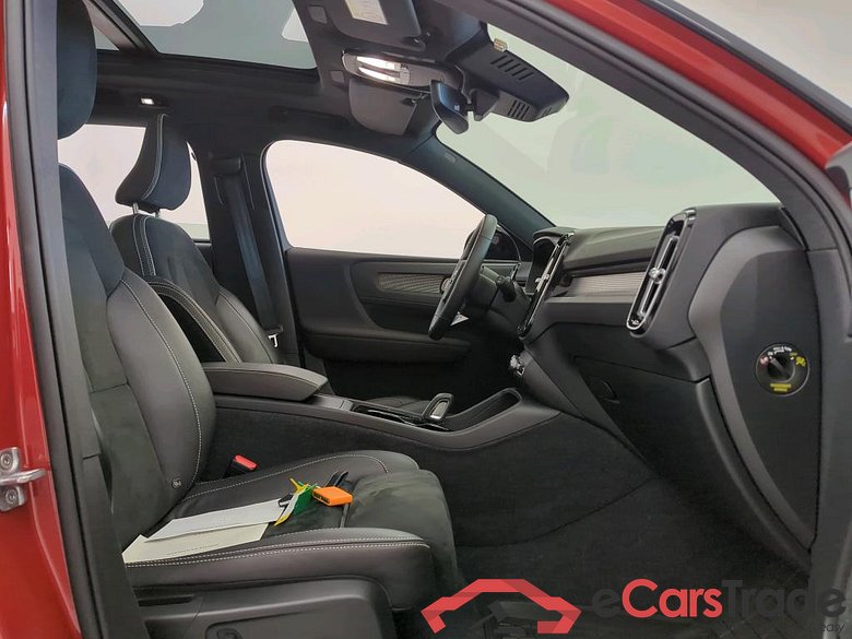 Volvo XC40 Recharge P8 AWD 5d #3