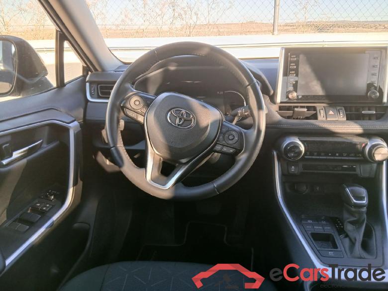 TOYOTA Rav4 / 2018 / 5P / todoterreno 2.5l 220H Advance #3