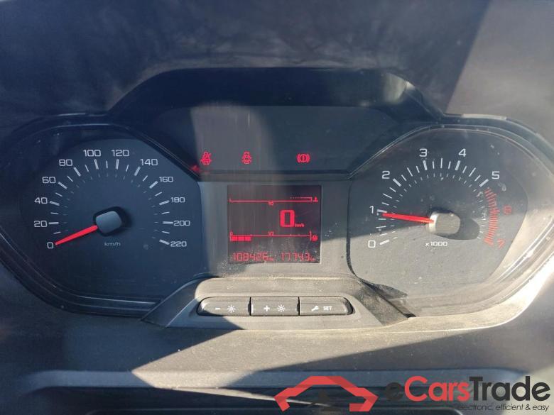 PEUGEOT Partner / 2018 / 3P / furgón derivado de turismo Pro Standard 600kg BlueHDi 73kW #4