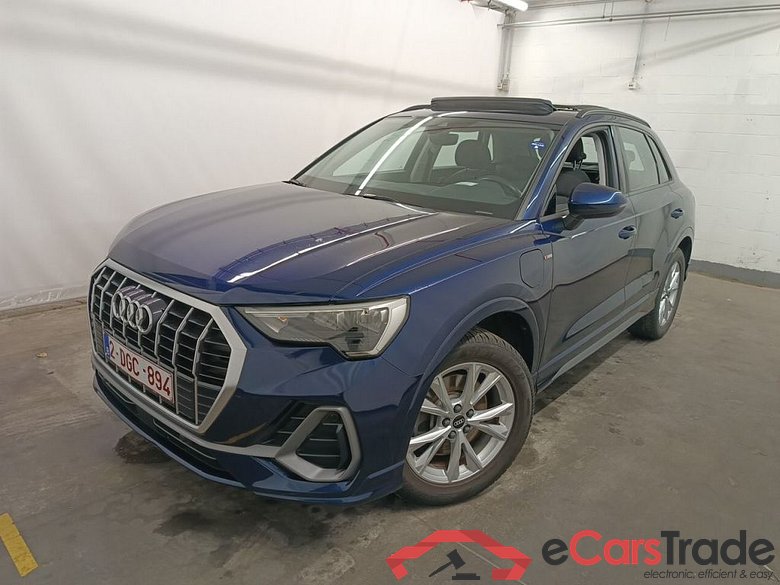 Audi Q3 45 TFSI e S tronic S Line 5d #1