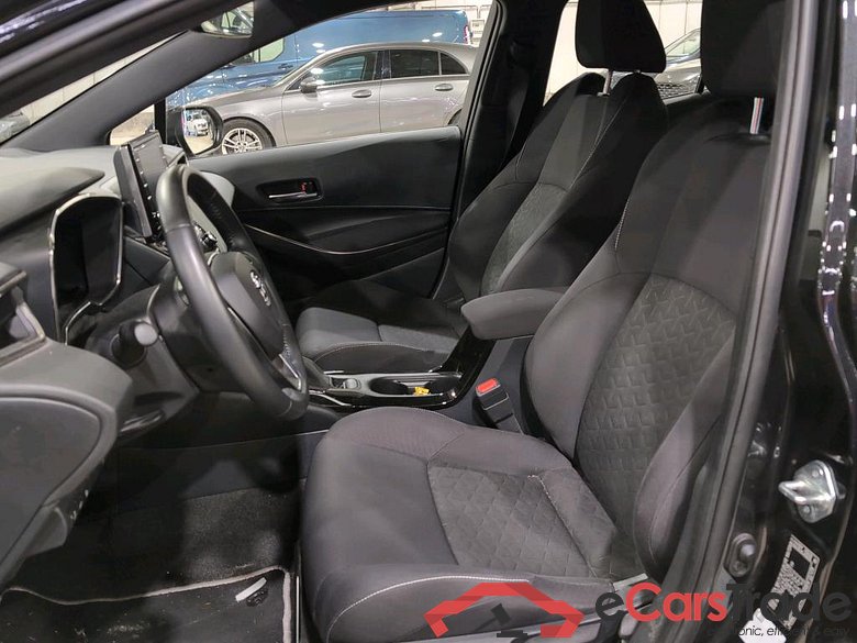 TOYOTA COROLLA HATCHBACK - 2019 1.8 Hybrid Dynamic Plus e-CVT #6