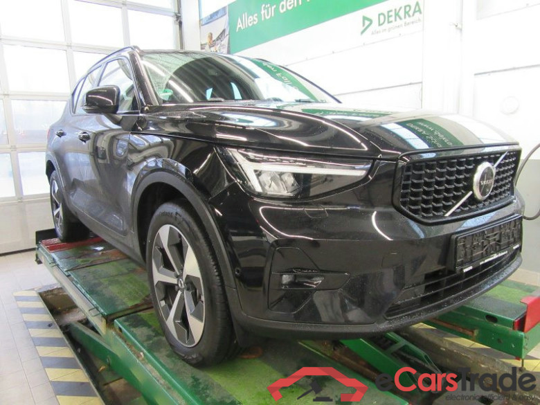 Volvo XC40 (2017->) DE - SUV5 B4 2WD EU6d, Plus Dark (EURO 6d), (Facelift) 2022 - 2024 #2