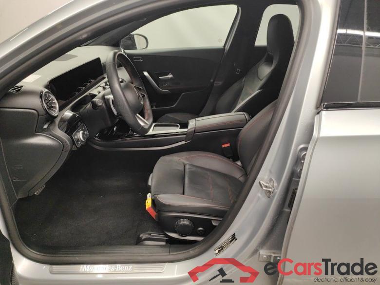 Mercedes-Benz Classe A A 250 e AMG Line 5d #3