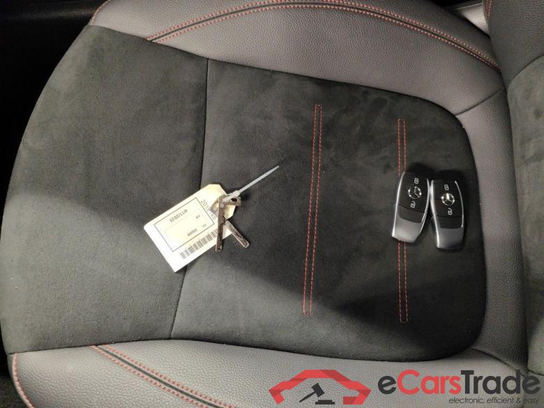 Mercedes-Benz Classe A A 250 e AMG Line 5d #4