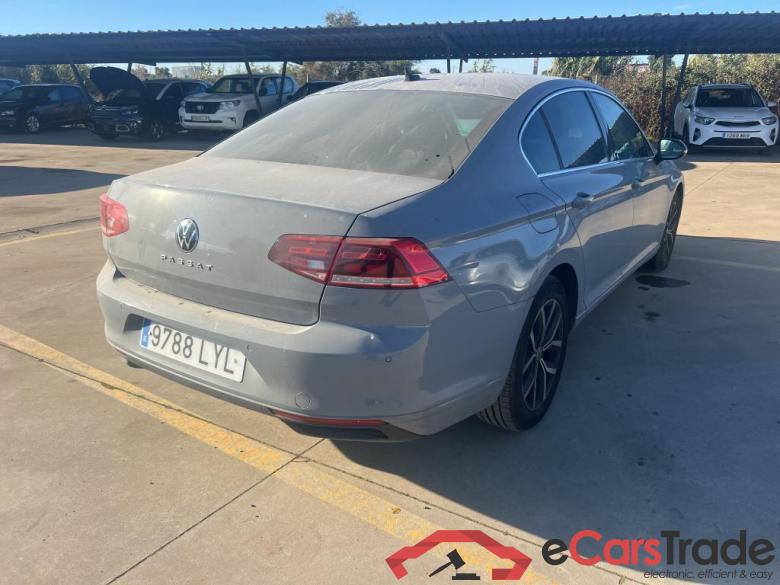 VOLKSWAGEN Passat / 2019 / 4P / sedán Executive 2.0 TDI 110kW (150CV) #2