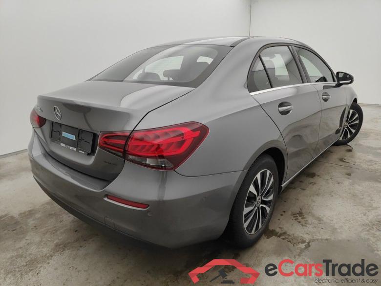 Mercedes-Benz A-Klasse Limousine A 180 d DCT Business Solution 4d #2