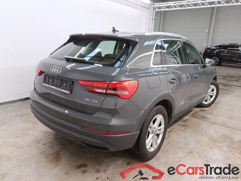 Audi Q3 35 TDI S Tronic Business Edition 5d #2