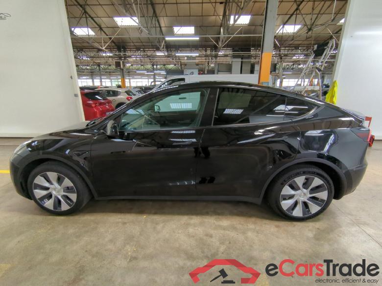 TESLA Model Y / 2021 / 5P / SUV RWD #3