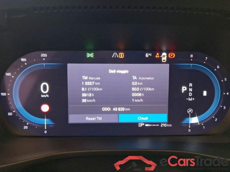 VOLVO XC40 / 2021 / 5P / SUV B4 AWD AUTOMATICO CORE #4