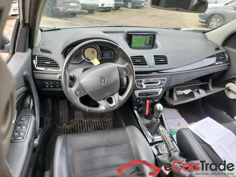 RENAULT MÉGANE 5p 3G familiar Sp. Tou. Bose Energy dCi 130 S&S Euro 6 #3