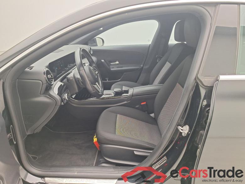 Mercedes, CLA-Class SB '19, Mercedes-Benz CLA Shooting Brake CLA 180 d Aut. 5d #3