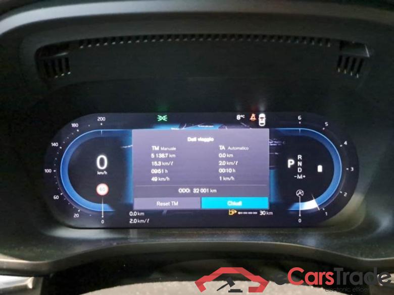 VOLVO XC60 / 2021 / 5P / SUV B4 D AWD AUTOMATICO CORE #4