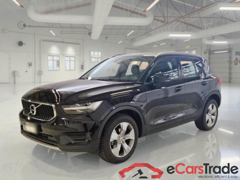 VOLVO XC40 / 2017 / 5P / SUV T2 MOMENTUM
