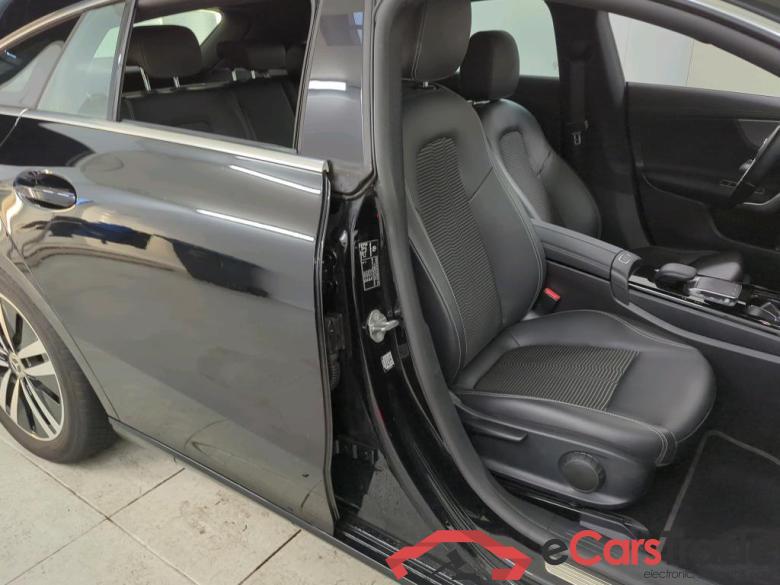 Mercedes-Benz CLA Shooting Brake CLA 180 DCT Business Solution 5d #3