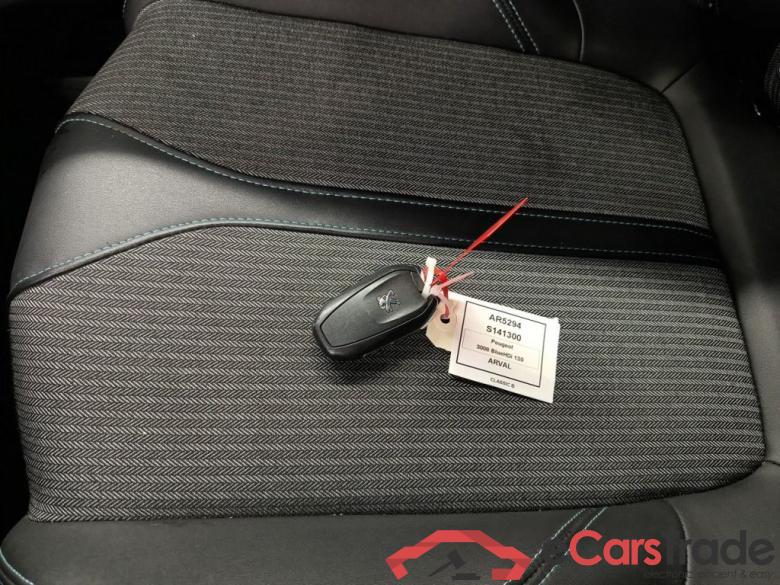 PEUGEOT 3008 DIESEL - 2021 1.5 BlueHDi 130 Allure 5d Auto #4