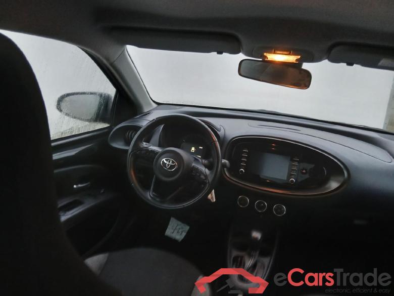 TOYOTA Aygo X Cross / 2022 / 5P / todoterreno 1.0 VVT-I 72CV Play #3