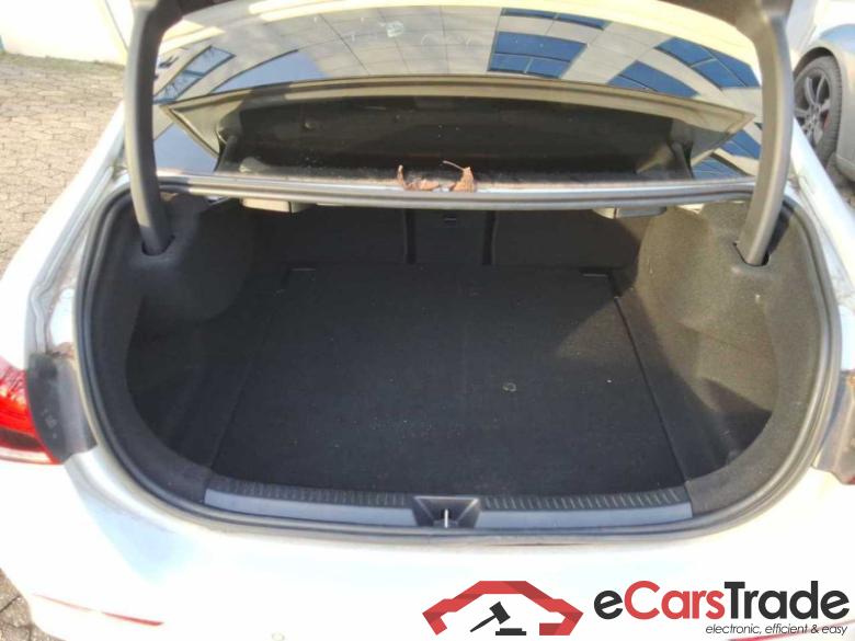 Mercedes-Benz A Limousine (BM 177)(08.2018->) DE - Lim4 A 200 EU6d, Lim. AMG Line (EURO 6d), 2019 - 2022 #5