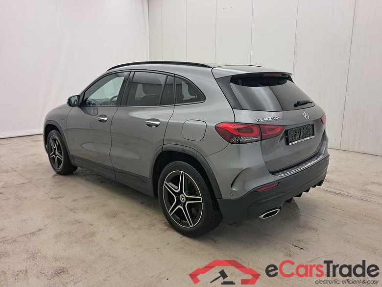 Mercedes GLA 250e Plug-In Hybrid AMG Night Aut. Pano LED-Multibeam Widescreen Burmester Ambient Distronic Navi 1/2 Sport-Leather-Alcantara KeylessGo Camera Klima PDC ... #4